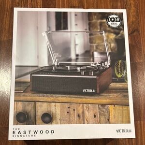 Victrola Eastwood Signature Bluetooth Turntable